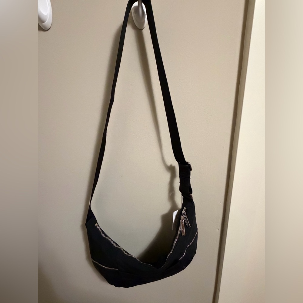 Lululemon Slouchy Sling Bag - Picture 6 of 8